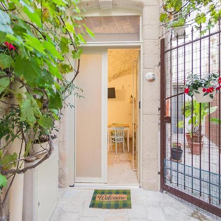 Suite Da Nonno Luigi 100 Metri Dal Mare Giovinazzo Exterior photo