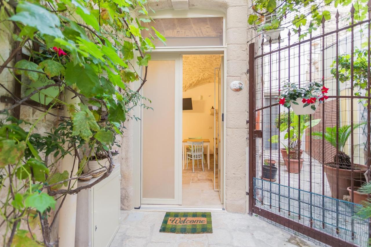 Suite Da Nonno Luigi 100 Metri Dal Mare Giovinazzo Exterior photo
